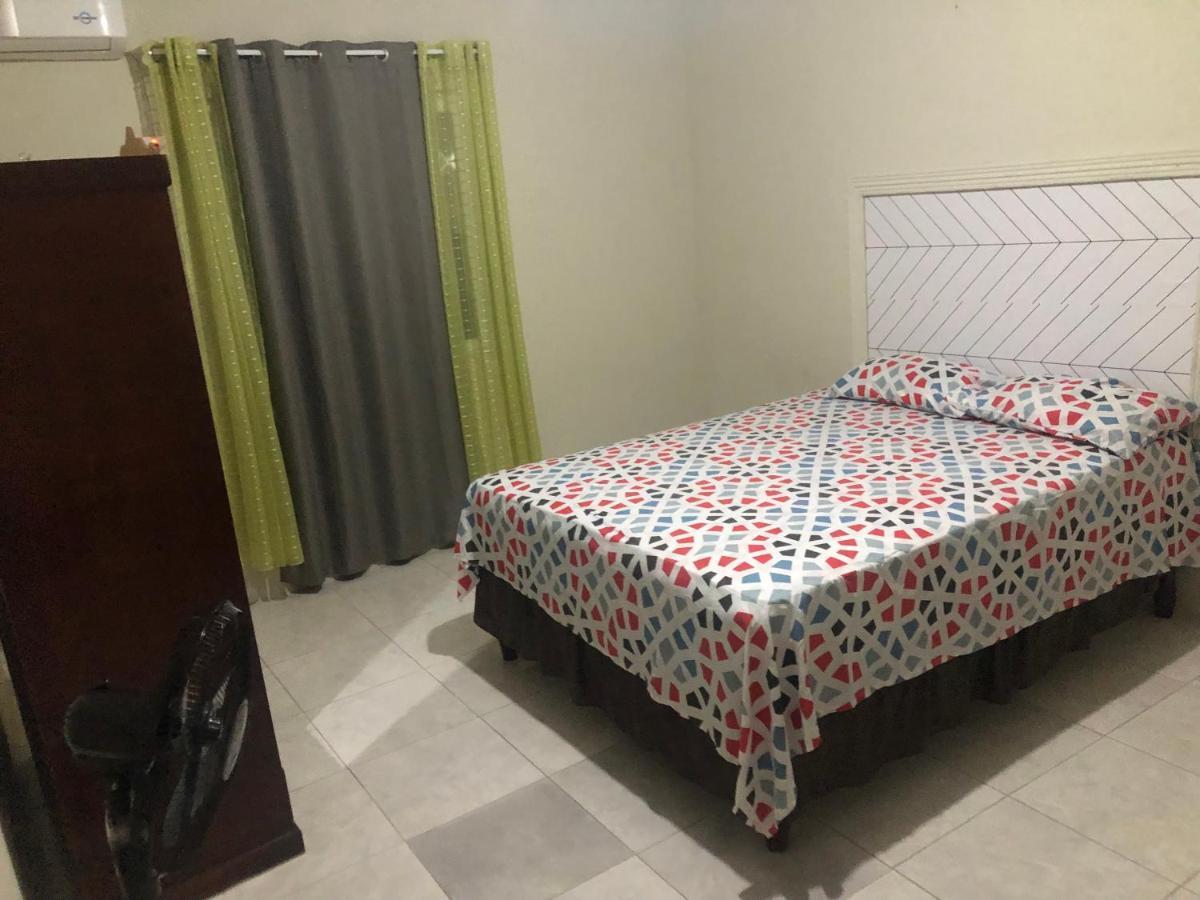 Apartmentswestvillage 2Bedroom مونتيغو باي المظهر الخارجي الصورة